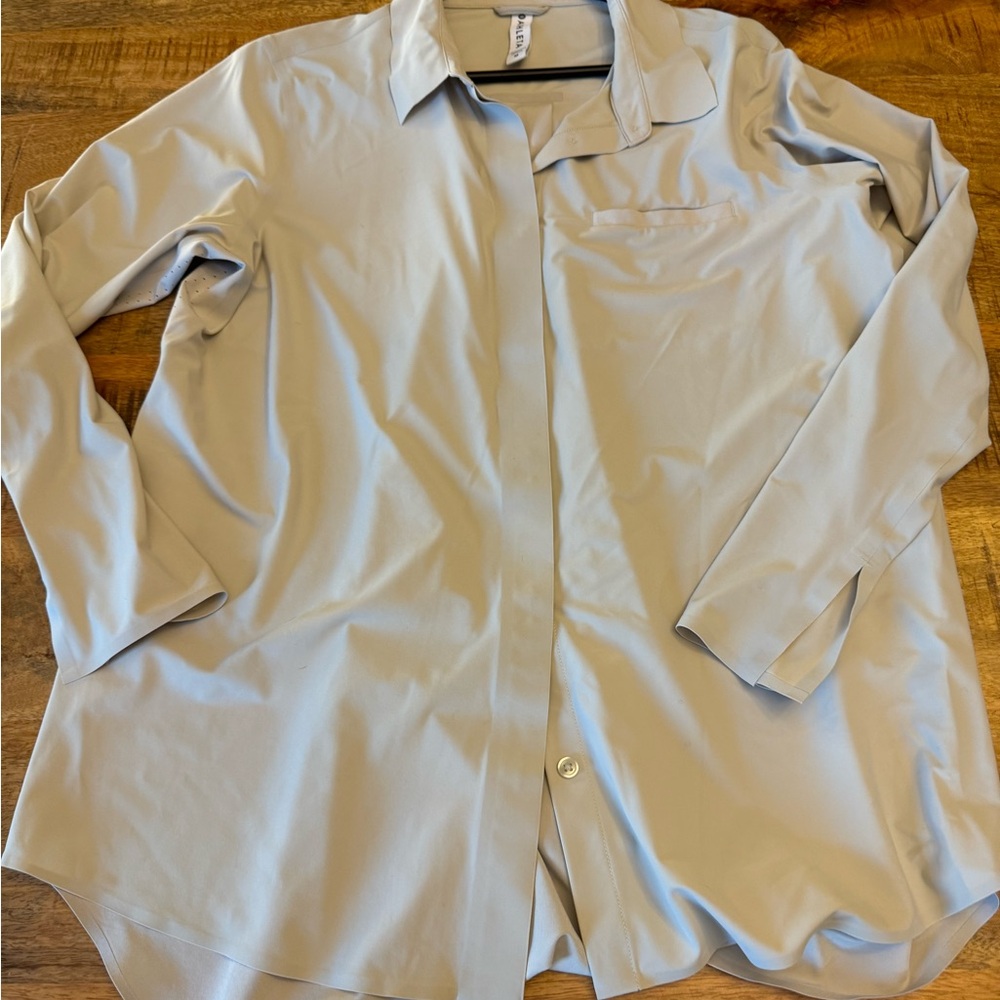 Athleta Cream Long Sleeve Shirt